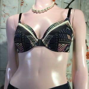 Pink Victoria's Secret 32 DD T-Shirt Bra